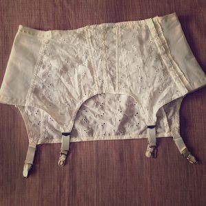🔸Vintage Garterbelt 🔸